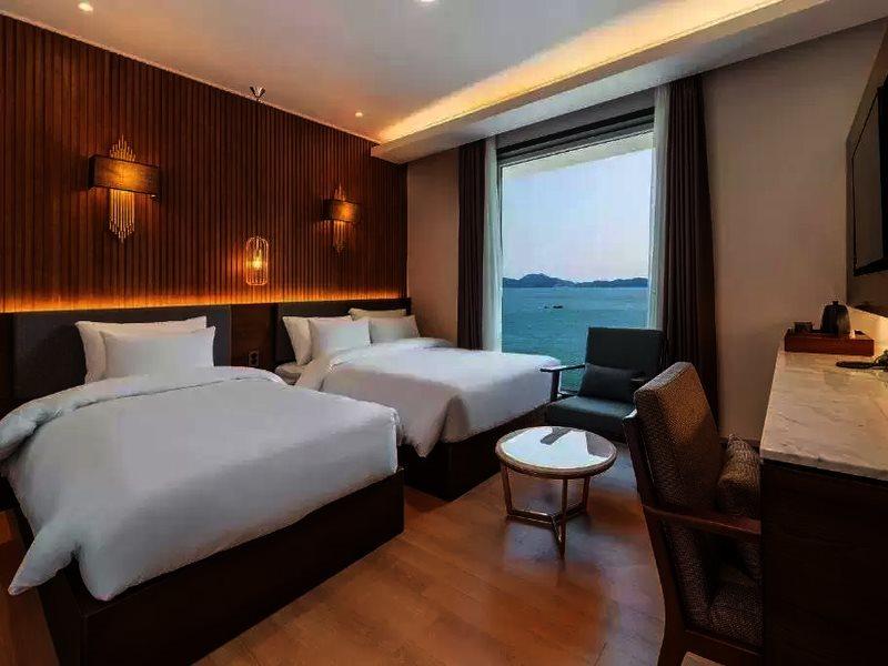 Stubborn Hotel Geoje Ngoại thất bức ảnh
